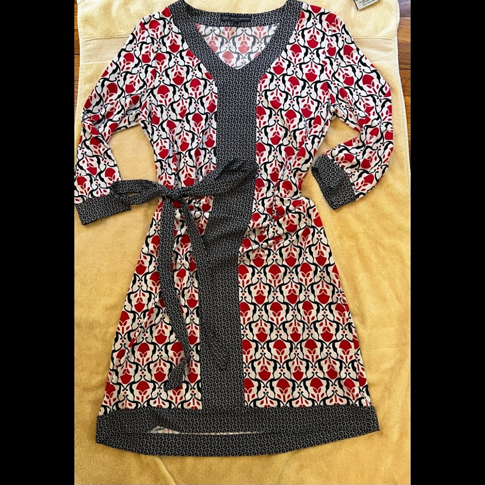 (NWOT) “346” Brooks Brothers Essentials Floral Dress White Black Red Size small.